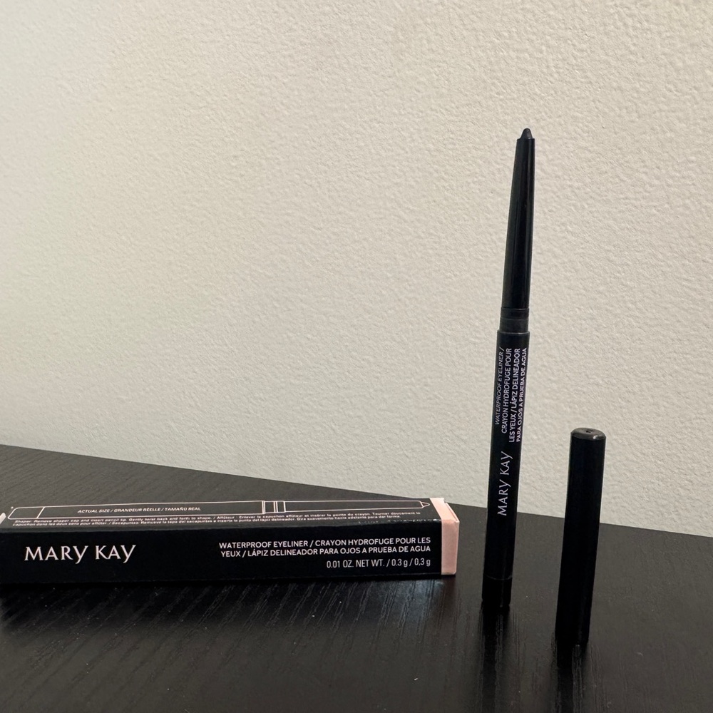 Mary Kay Waterproof Eyeliner - Black (Matte)